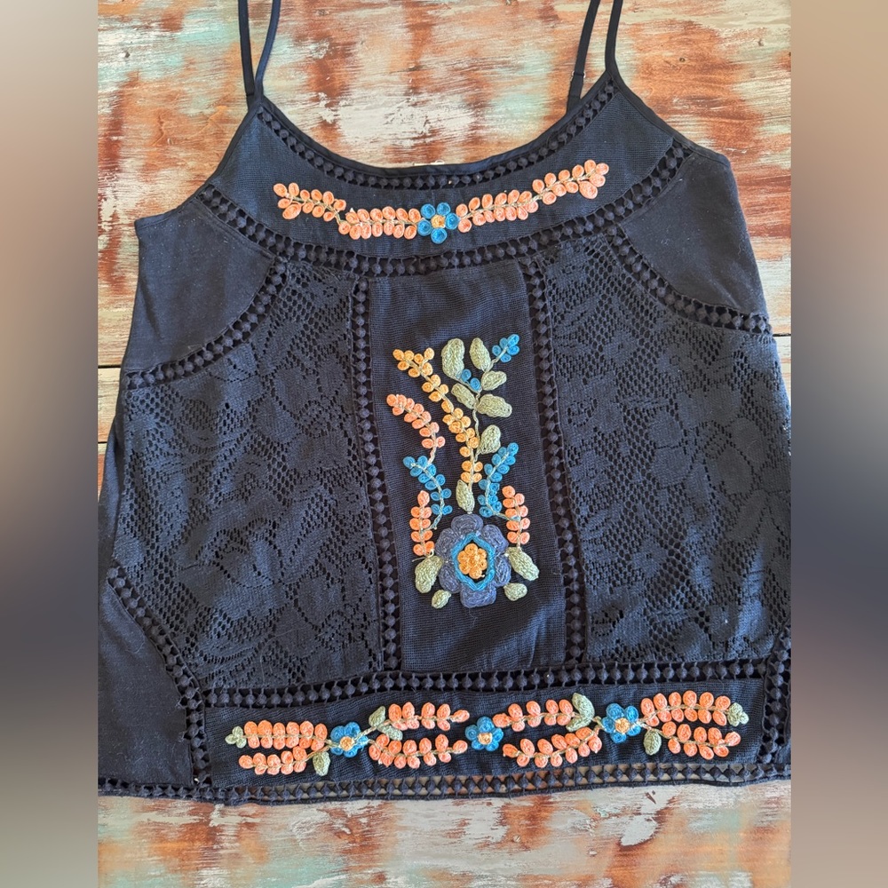 Anthropologie embroidered tank top size XS